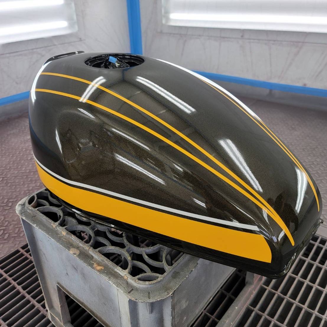 山形　山形県　山形市　塗装　燃料タンク塗装　バイク　鈑金の画像