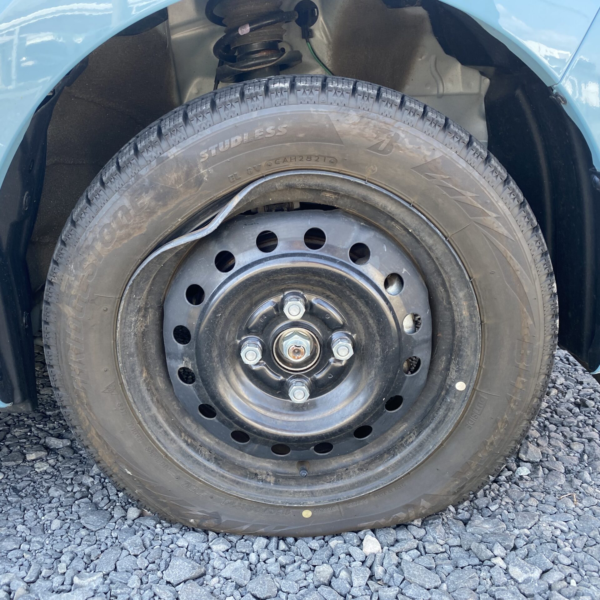 【鈑金　ミラトコット】タイヤパンク　バンパー　修理の画像